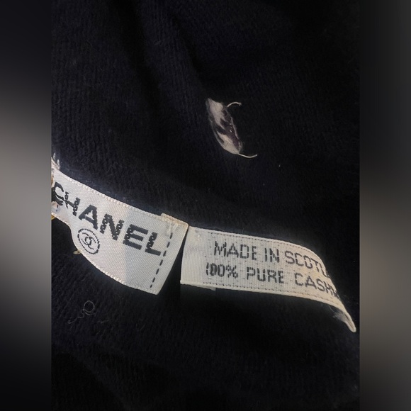 Vintage Chanel navy cashmere sweater - Picture 6 of 10